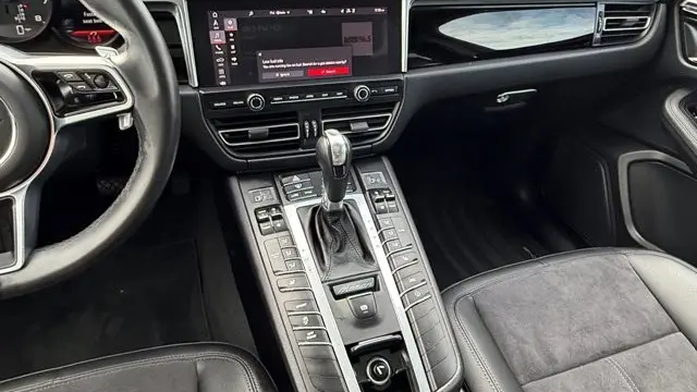 2021 Porsche Macan Base