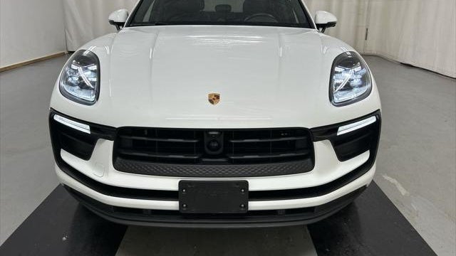 2023 Porsche Macan Base