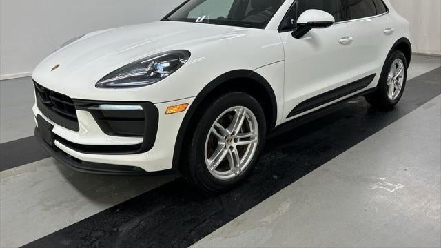2023 Porsche Macan Base
