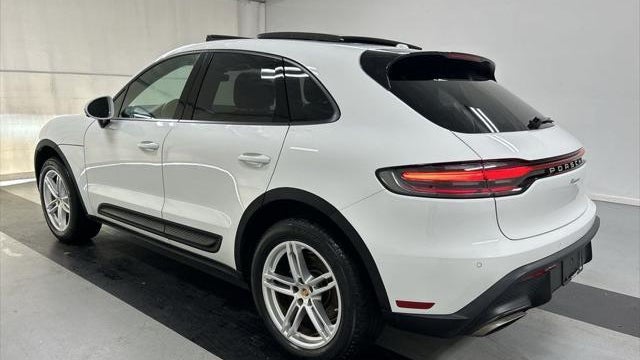 2023 Porsche Macan Base