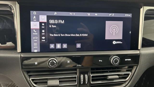2023 Porsche Macan Base
