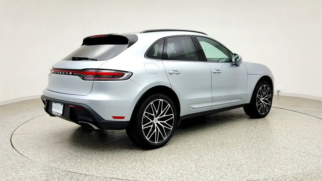 2025 Porsche Macan T