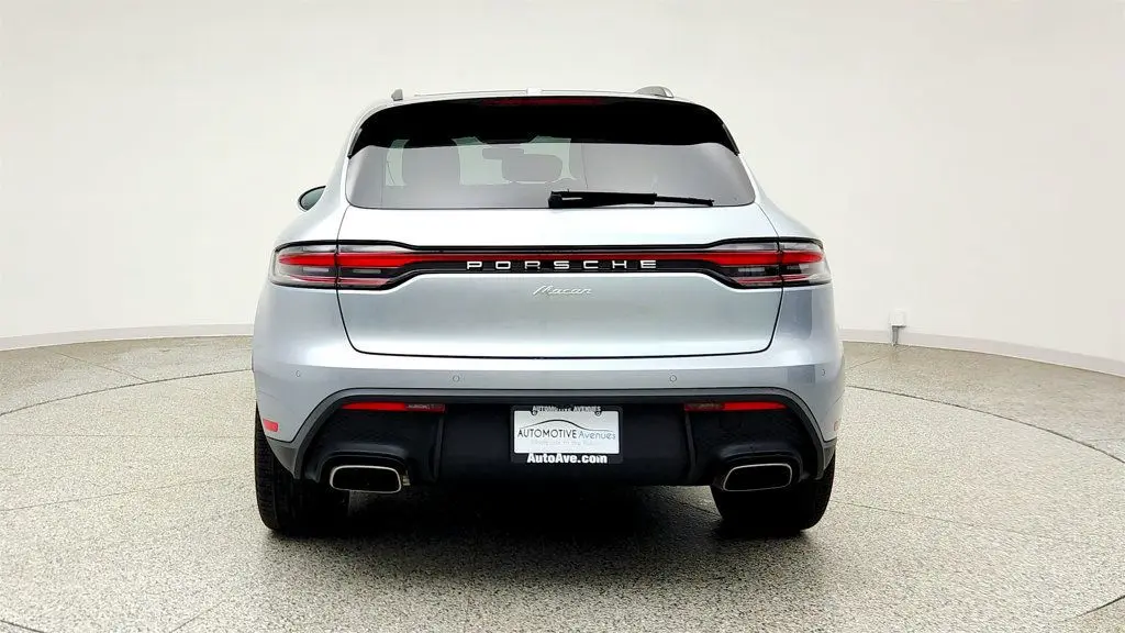 2025 Porsche Macan T