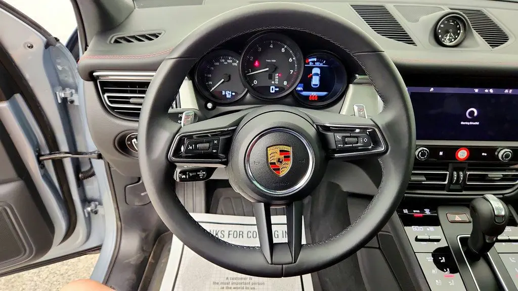 2025 Porsche Macan T