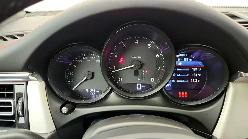 2025 Porsche Macan T