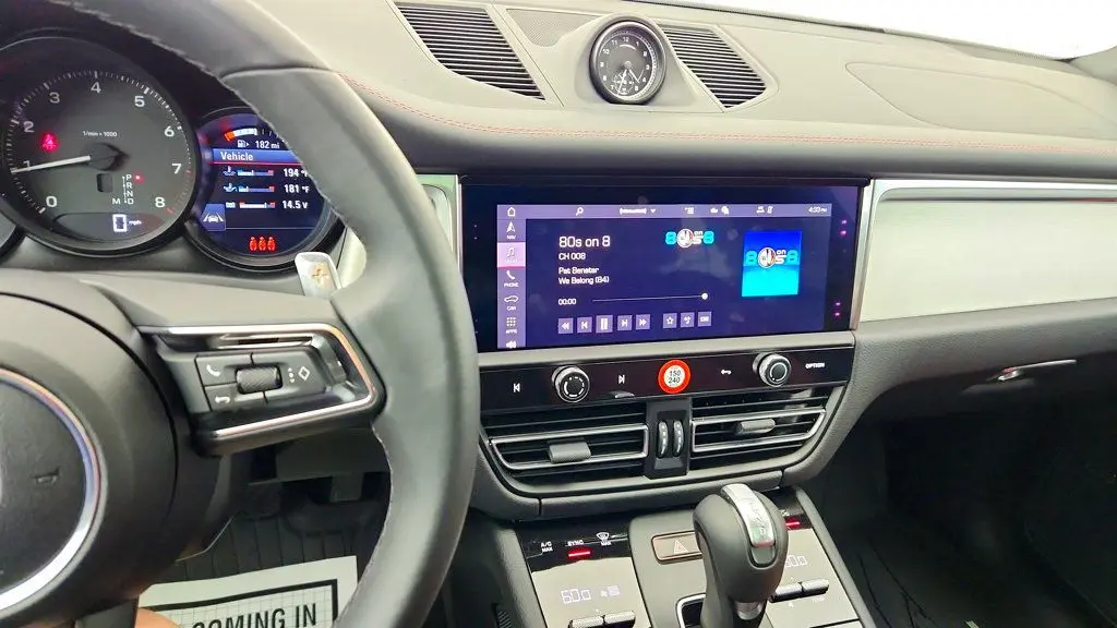 2025 Porsche Macan T