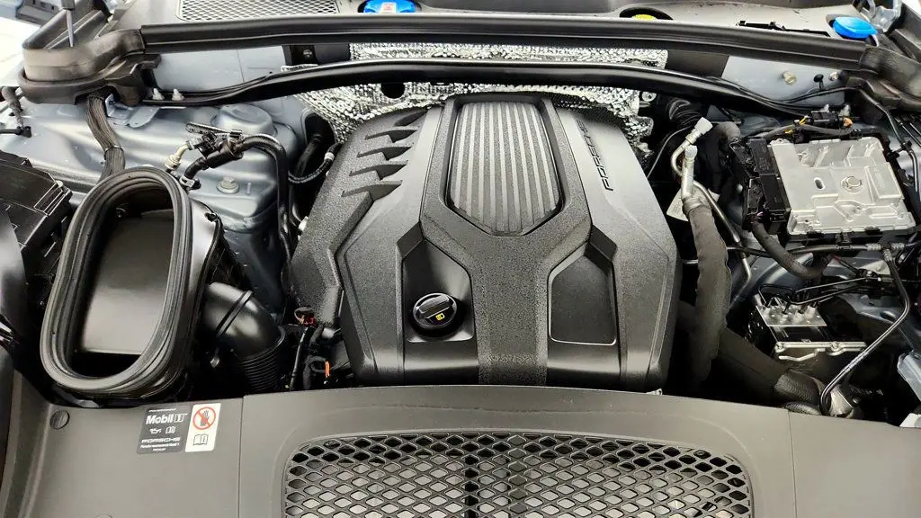2025 Porsche Macan T
