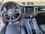 2017 Macan Thumbnail 11