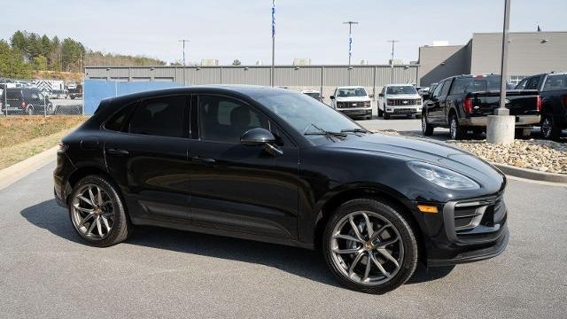 2022 Porsche Macan Base