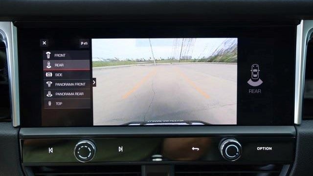 2022 Porsche Macan Base