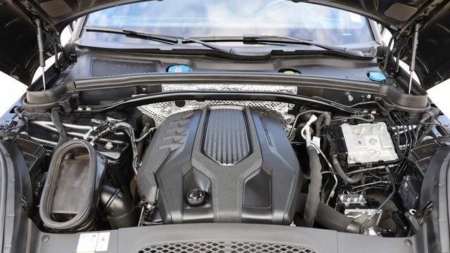 2022 Porsche Macan Base