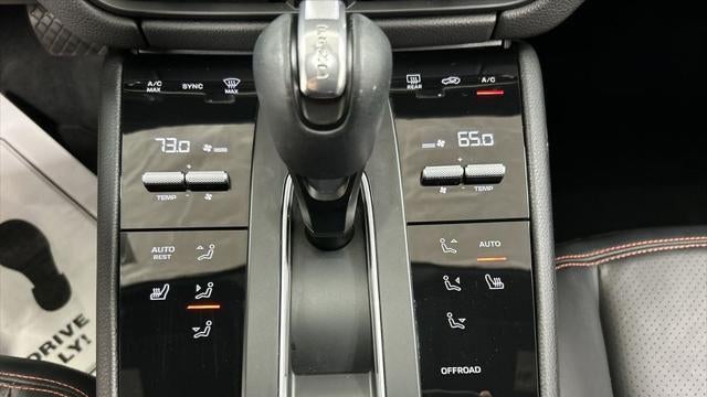 2023 Porsche Macan T