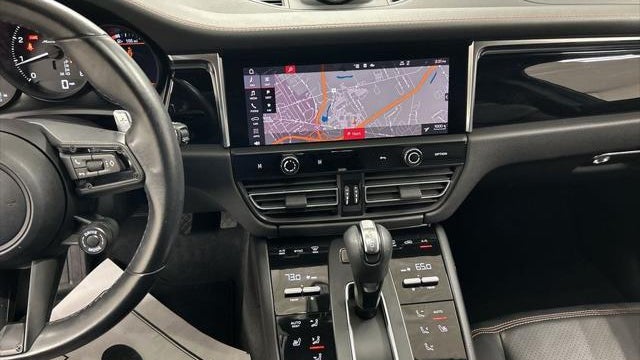 2023 Porsche Macan T