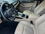 2023 Macan Thumbnail 9