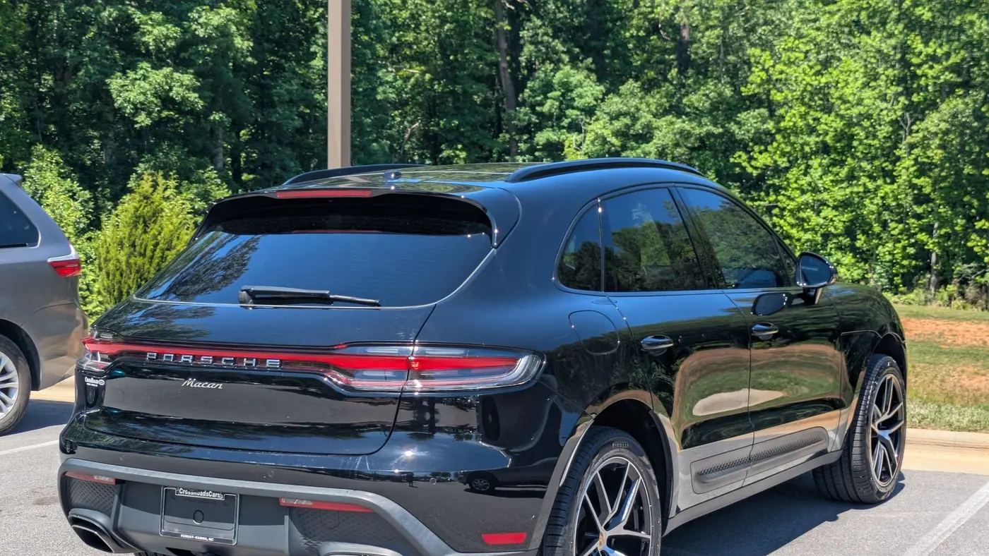 2023 Porsche Macan Base
