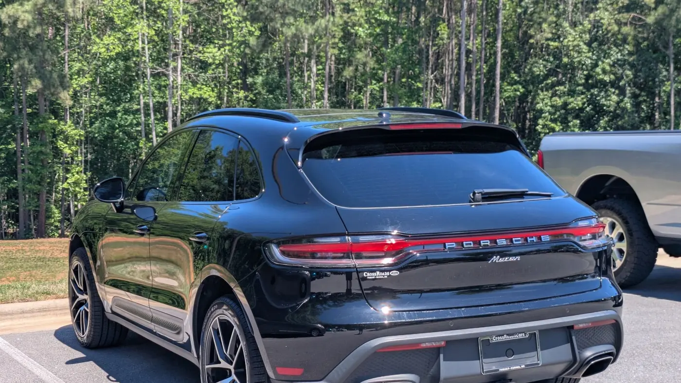 2023 Porsche Macan Base