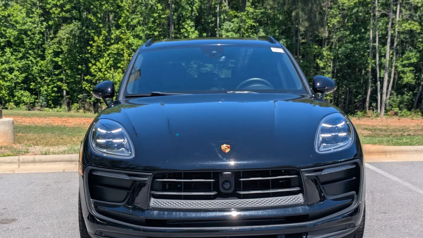 2023 Porsche Macan Base