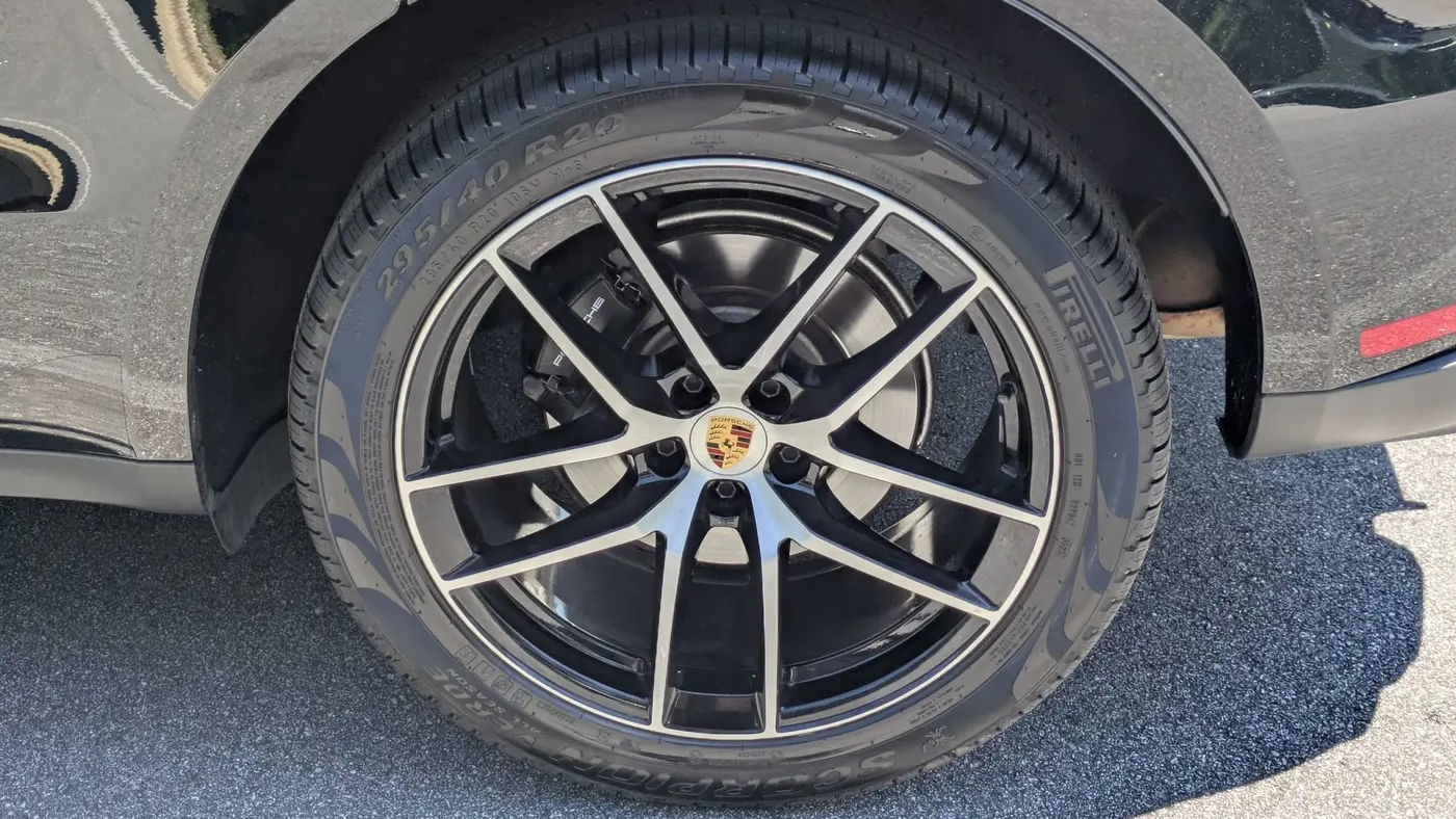 2023 Porsche Macan Base