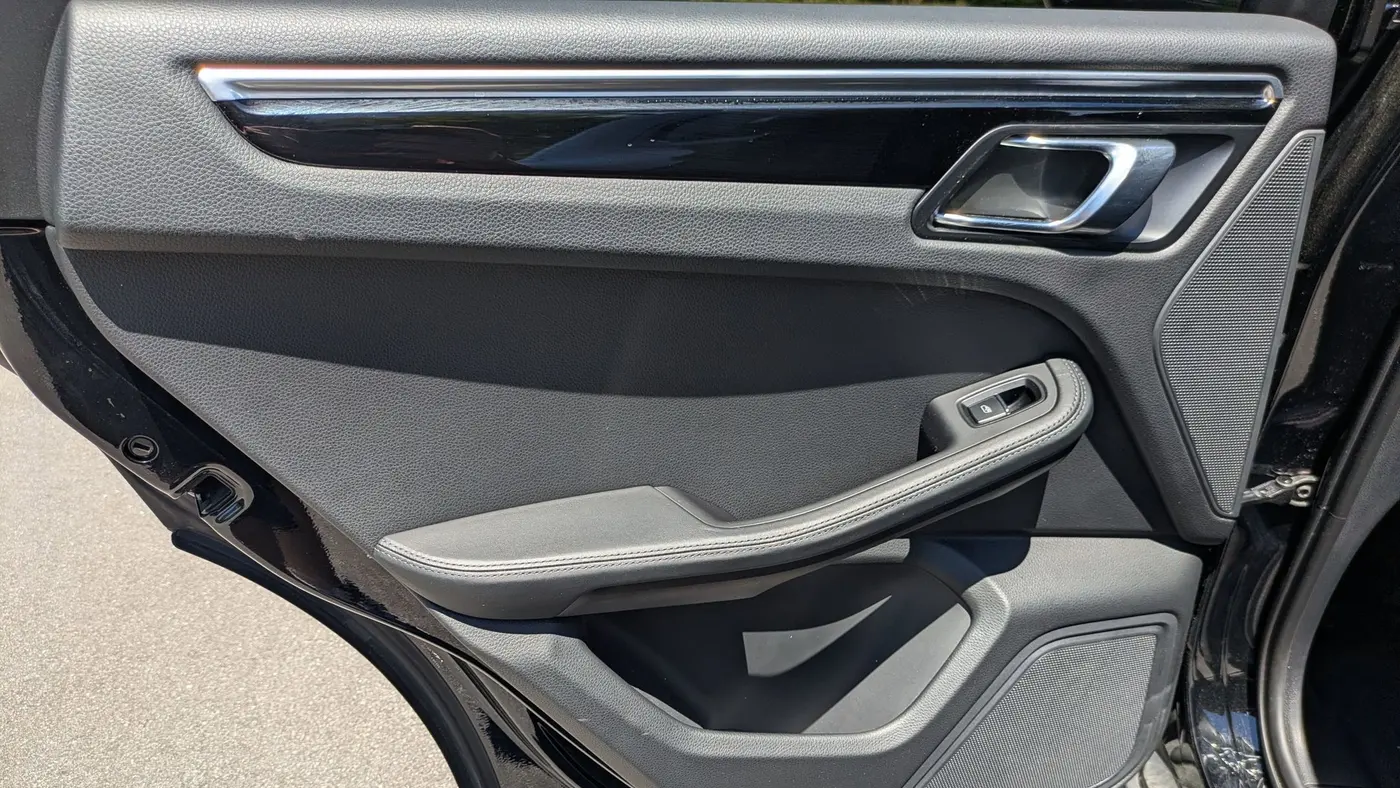 2023 Porsche Macan Base