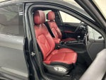 2025 Macan Thumbnail 24