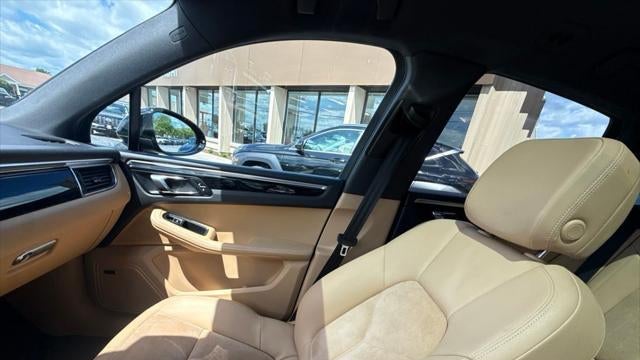 2017 Porsche Macan Base