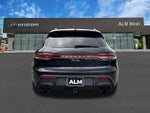 2023 Macan Thumbnail 6