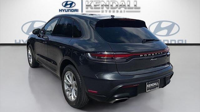 2023 Porsche Macan Base