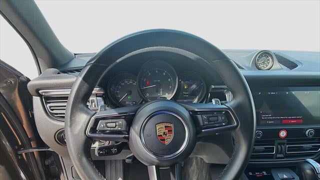 2023 Porsche Macan Base