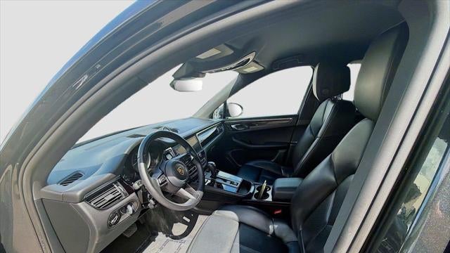 2023 Porsche Macan Base