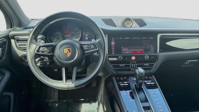 2023 Porsche Macan Base