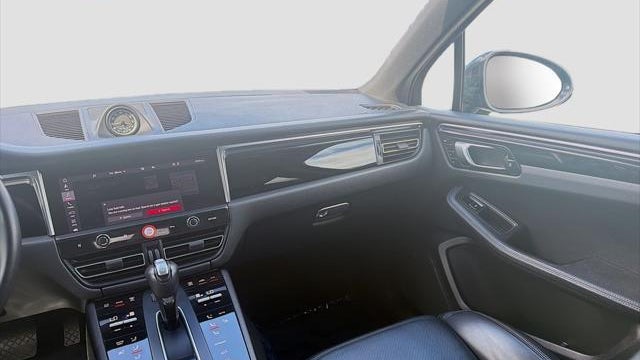 2023 Porsche Macan Base