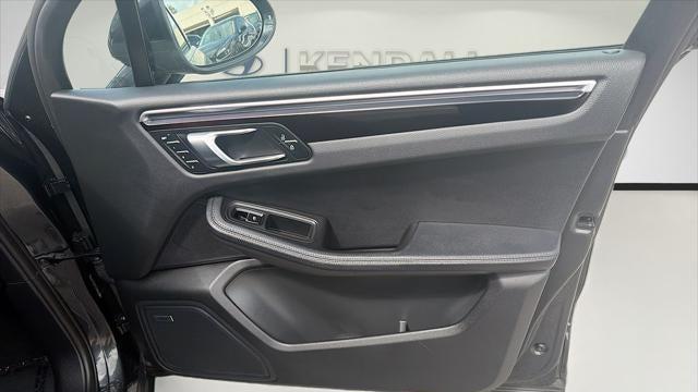 2023 Porsche Macan Base