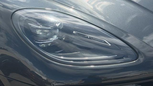 2023 Porsche Macan Base