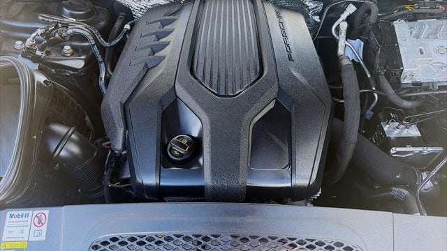 2023 Porsche Macan Base