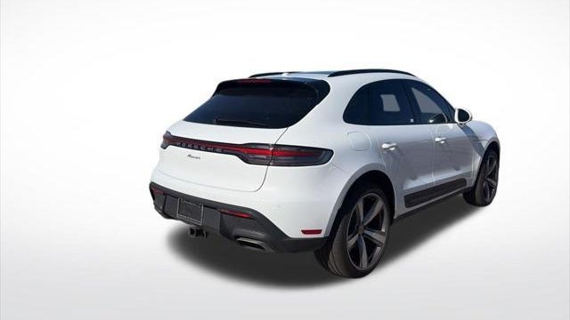 2025 Porsche Macan Base