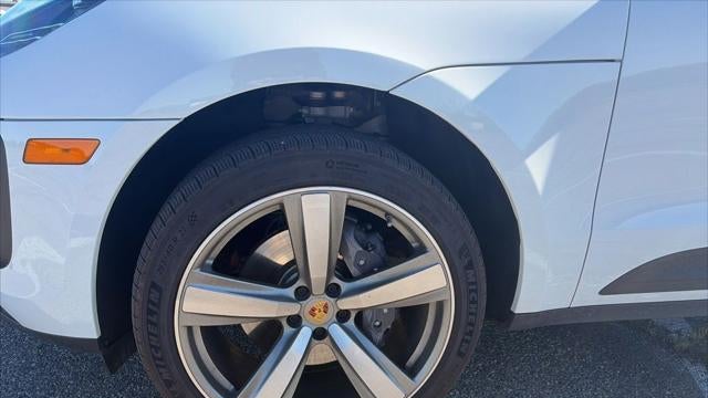2025 Porsche Macan Base