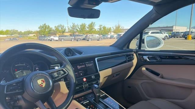 2025 Porsche Macan Base