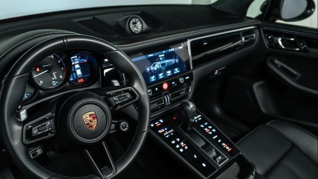 2025 Porsche Macan T