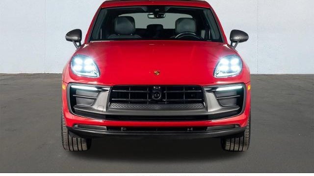 2025 Porsche Macan T