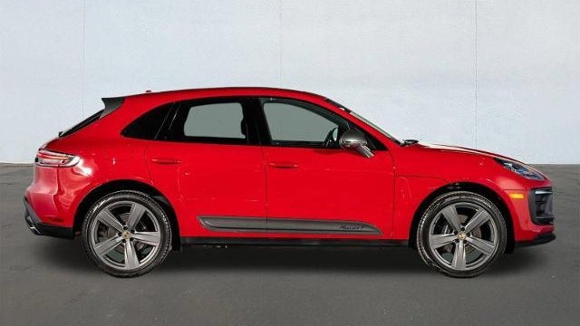 2025 Porsche Macan T