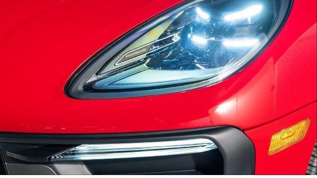 2025 Porsche Macan T