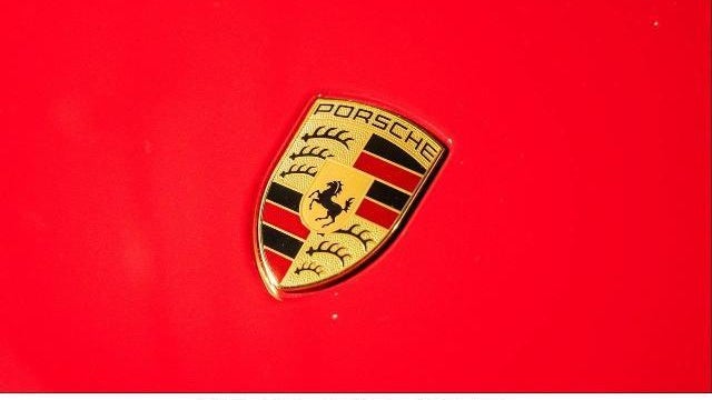 2025 Porsche Macan T