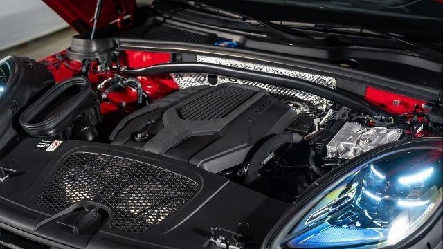 2025 Porsche Macan T