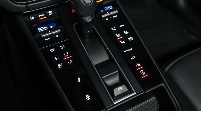 2025 Porsche Macan T