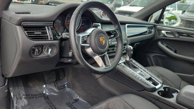 2021 Porsche Macan Base