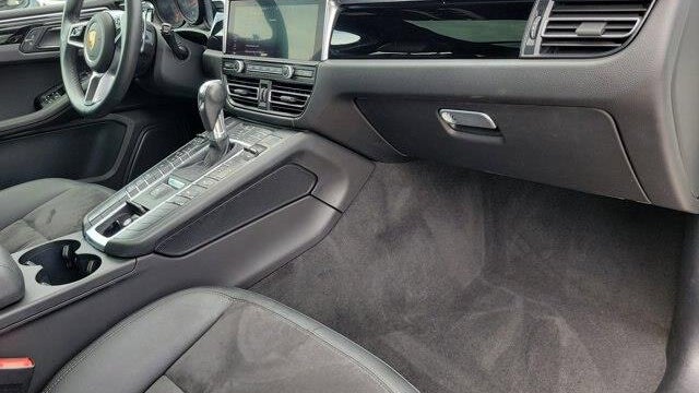 2021 Porsche Macan Base