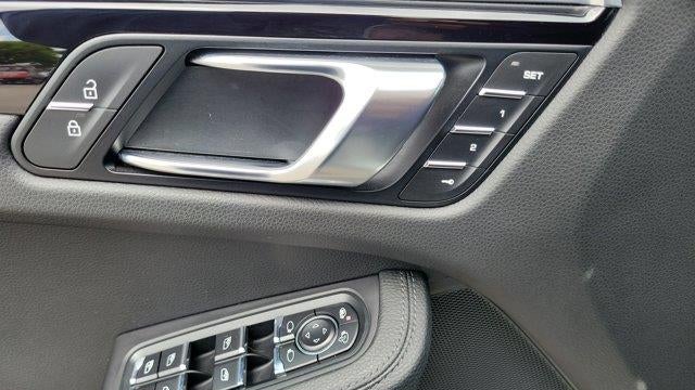 2021 Porsche Macan Base