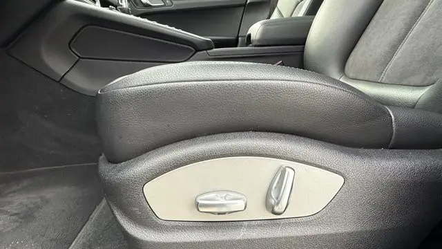 2021 Porsche Macan Base