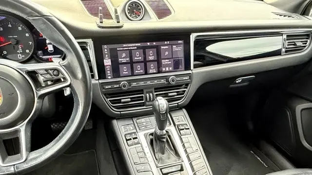 2021 Porsche Macan Base