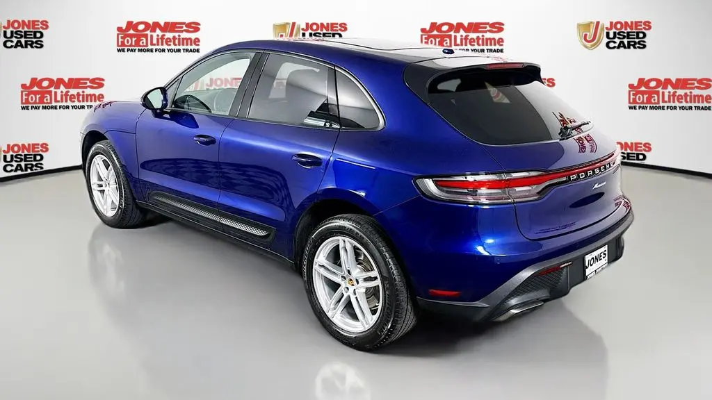 2023 Porsche Macan Base